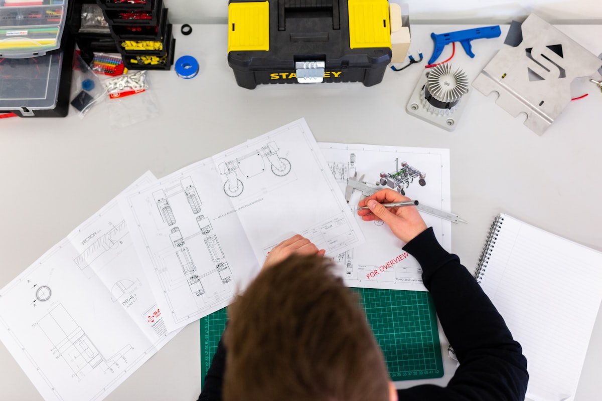 Métier enseigniste – atelier de fabrication d'enseignes à Lille
